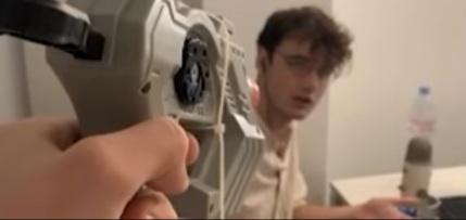 Featured image of post Tommyinnit And Wilbur Soot Vlog Gun